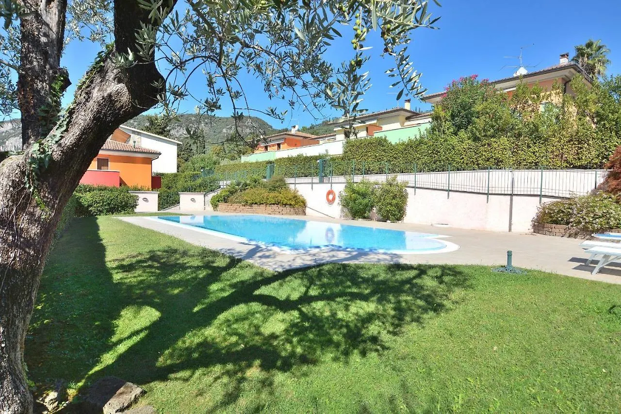 Regina Gardesana Apartment With Pool 0*, Garda (Verona)