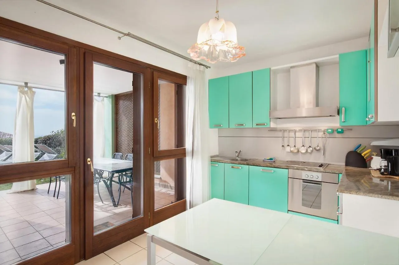 Regina Gardesana Apartment With Pool