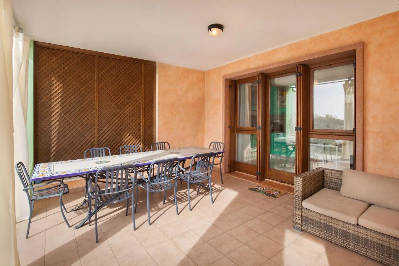 Regina Gardesana Apartment With Pool Italy