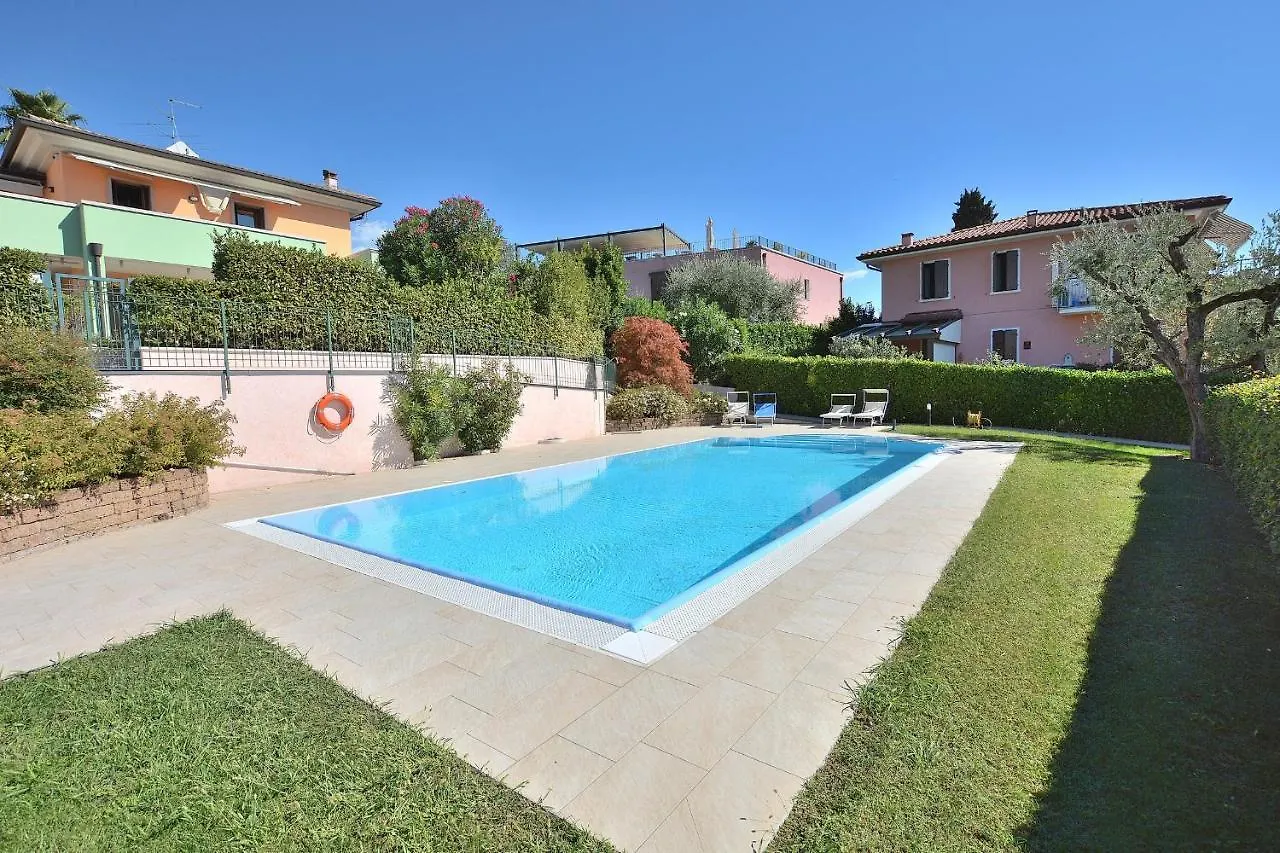 Regina Gardesana Apartment With Pool  Garda (Verona)